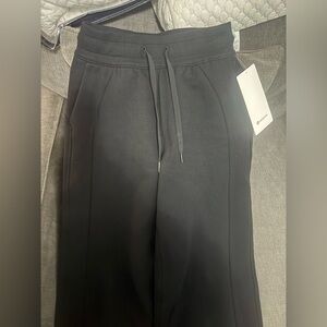 Scuba Mid-Rise Wide-Leg Pant *Short Lululemon